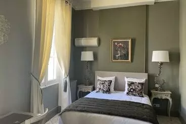 בית מלון כפרי Chateau Des Jacobins