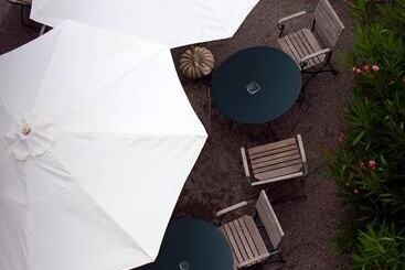 هتل Hôtel Eychenne