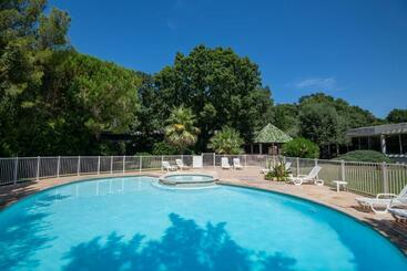 هتل Campanile Cannes Ouest Mandelieu