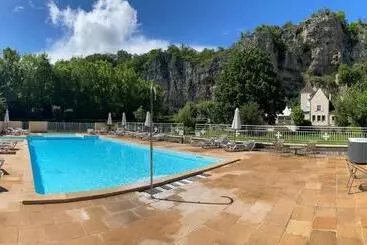 ホテル Logis Hôtels Hôtel Restaurant Domaine Les Falaises