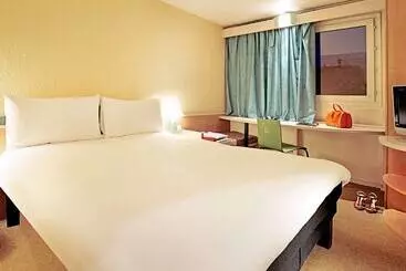 Hotel Ibis Carcassonne Est La Cité