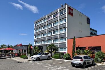 هتل Ibis Lyon Villefranchesursaône