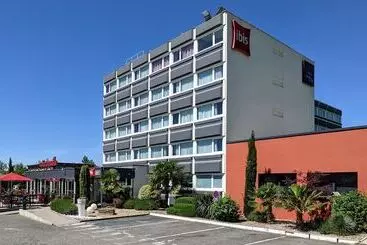 هتل Ibis Lyon Villefranchesursaône