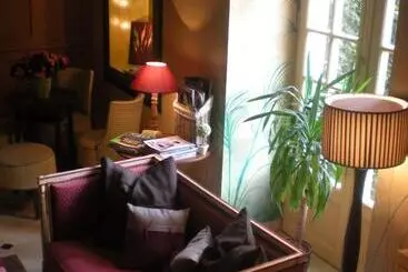 ホテル Hôtel Restaurant Ricordeau