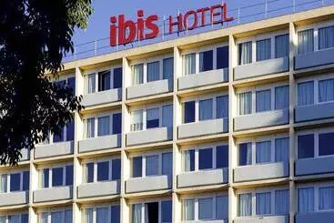 בית מלון כפרי Ibis Ales Centreville