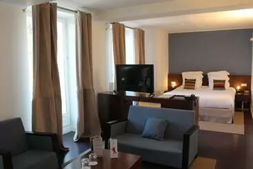 هتل Les Pleiades Hôtel Spa Restaurant