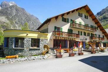 Отель Mont Olan