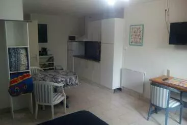 Жильё для туристов Appartement Auberge Pontoise