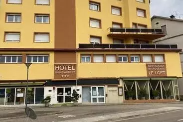 Отель Hôtel Saint Hubert