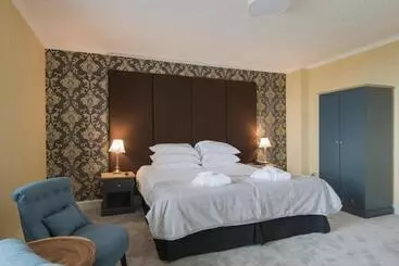 Отель Dornoch Castle