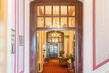 בית מלון כפרי Queens