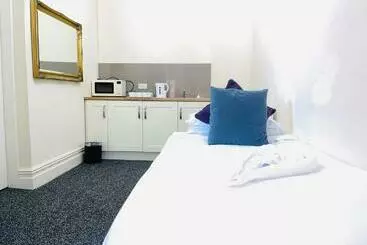 فندق Trivelles Park