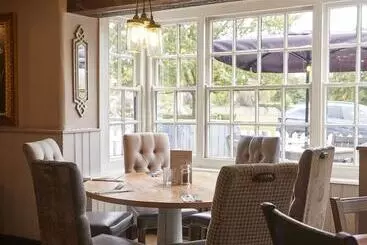 فندق Two Brewers By Chef & Brewer Collection