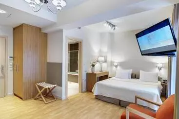Hotel Phidias Piraeus