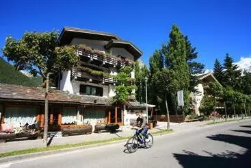 호텔 Les Jumeaux Courmayeur