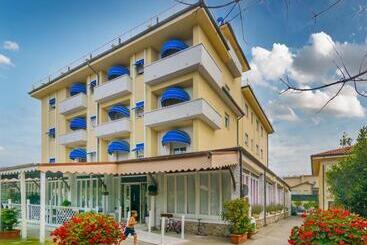 Bh Colombo Hotel Boschetto Holiday