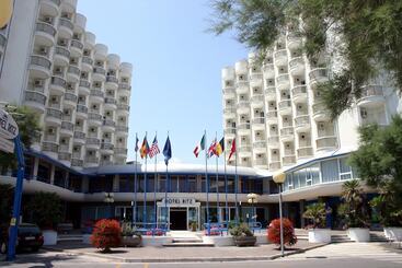 בית מלון כפרי Hr Resort