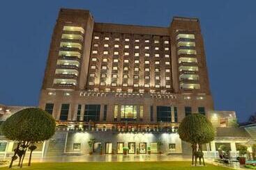 هتل Jaypee Vasant Continental
