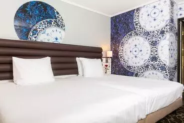 Golden Tulip Hotel Central