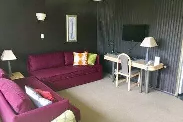 George Street Motel Apartments