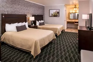 هتل Best Western Plus Black Oak