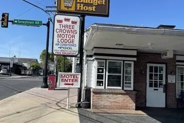 فندق Budget Host Three Crowns Motor Lodge