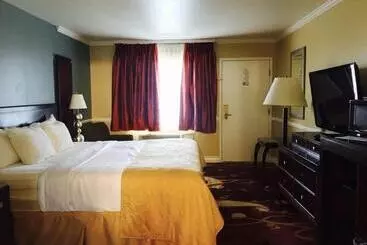 Отель Clarion Inn Near China Lake Naval Station