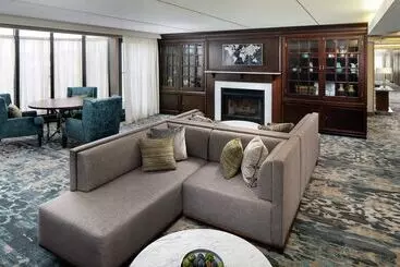 هتل Doubletree By Hilton Nashua