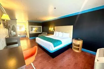 Casa Blanca Hotel & Suites Orange Sr 55 Freeway, Near Honda Center, Chapman University, Disneyland