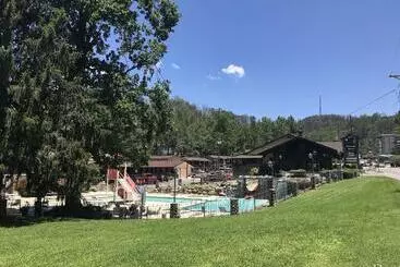 Resort Brookside Lodge