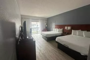 酒店 Super 8 By Wyndham Dallas Love Field Airport