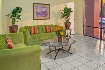 Otel Days Inn By Wyndham Cocoa Cruiseport West At I95/524