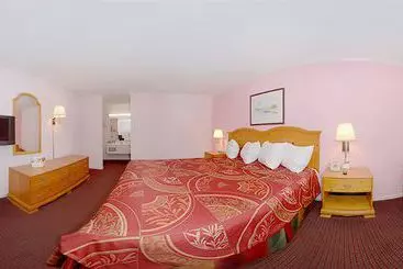 בית מלון כפרי Days Inn By Wyndham Summerton