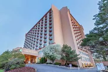 Отель Embassy Suites By Hilton Kansas City Plaza