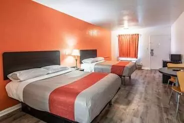 Motel 6 Portsmouth, Va