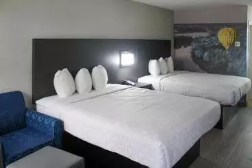 فندق Clarion Pointe Statesville