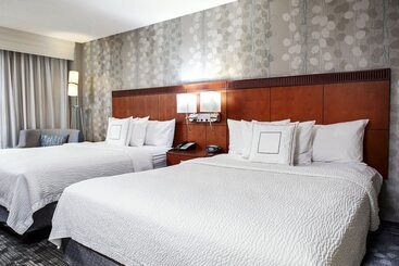 Otel Courtyard Hamilton