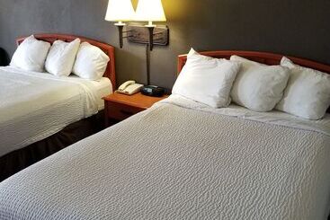 בית מלון כפרי Days Inn By Wyndham Wilson