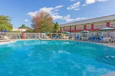 Hotel Ramada By Wyndham Yonkers / Westchester