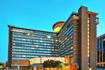 בית מלון כפרי Doubletree By Hilton Washington Dc   Crystal City