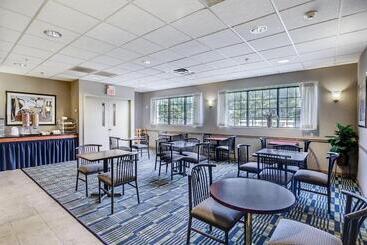 Szálloda Red Carpet Inn