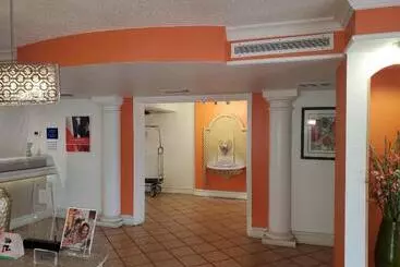 فندق Relax Inn West Medical Center