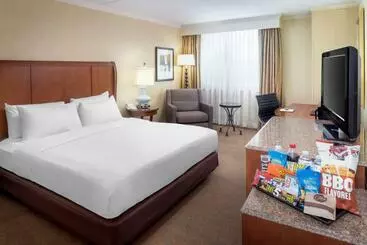 Отель Doubletree By Hilton Cleveland East Beachwood