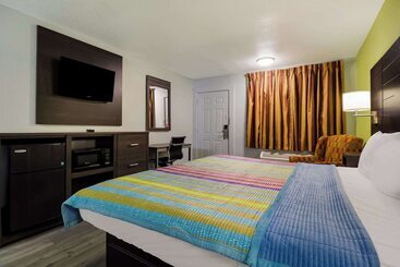 فندق Rodeway Inn Conference Center