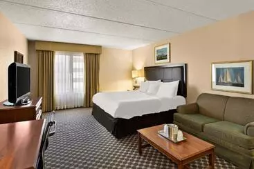 Otel Rl Cleveland Airport West