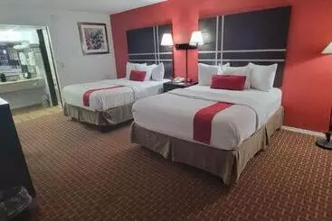 هتل Ramada By Wyndham Mountain Home