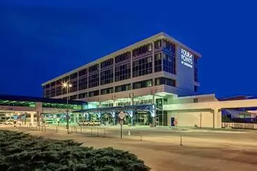 فندق Four Points Huntsville Airport