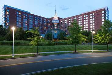 هتل Hilton Boston Logan Airport