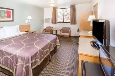 בית מלון כפרי Super 8 By Wyndham Bend