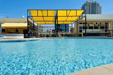 The Strat Hotel, Casino & Tower